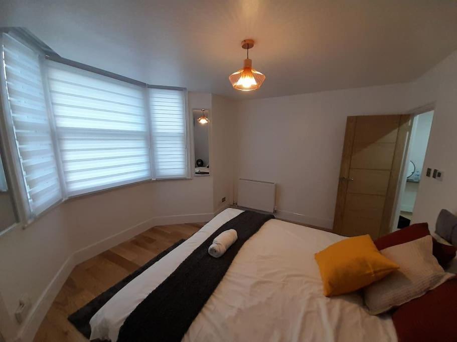 The Basement Apartment London Exterior photo
