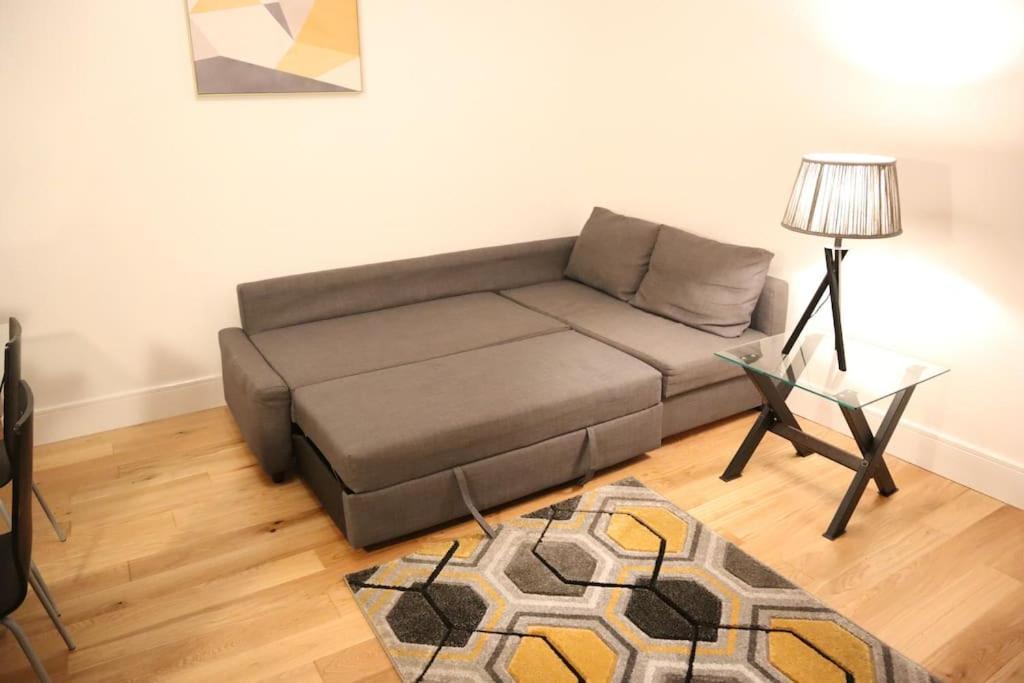 The Basement Apartment London Exterior photo